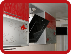 красная акриловая АГТ панель на кухне