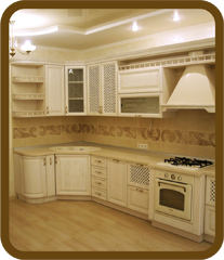 белая деревянная угловая кухня