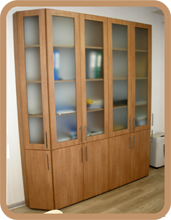 офисный шкаф для документов со стеклом