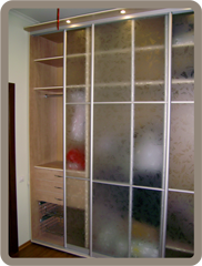 3-х дверный шкаф-купе с узорчатым стеклом